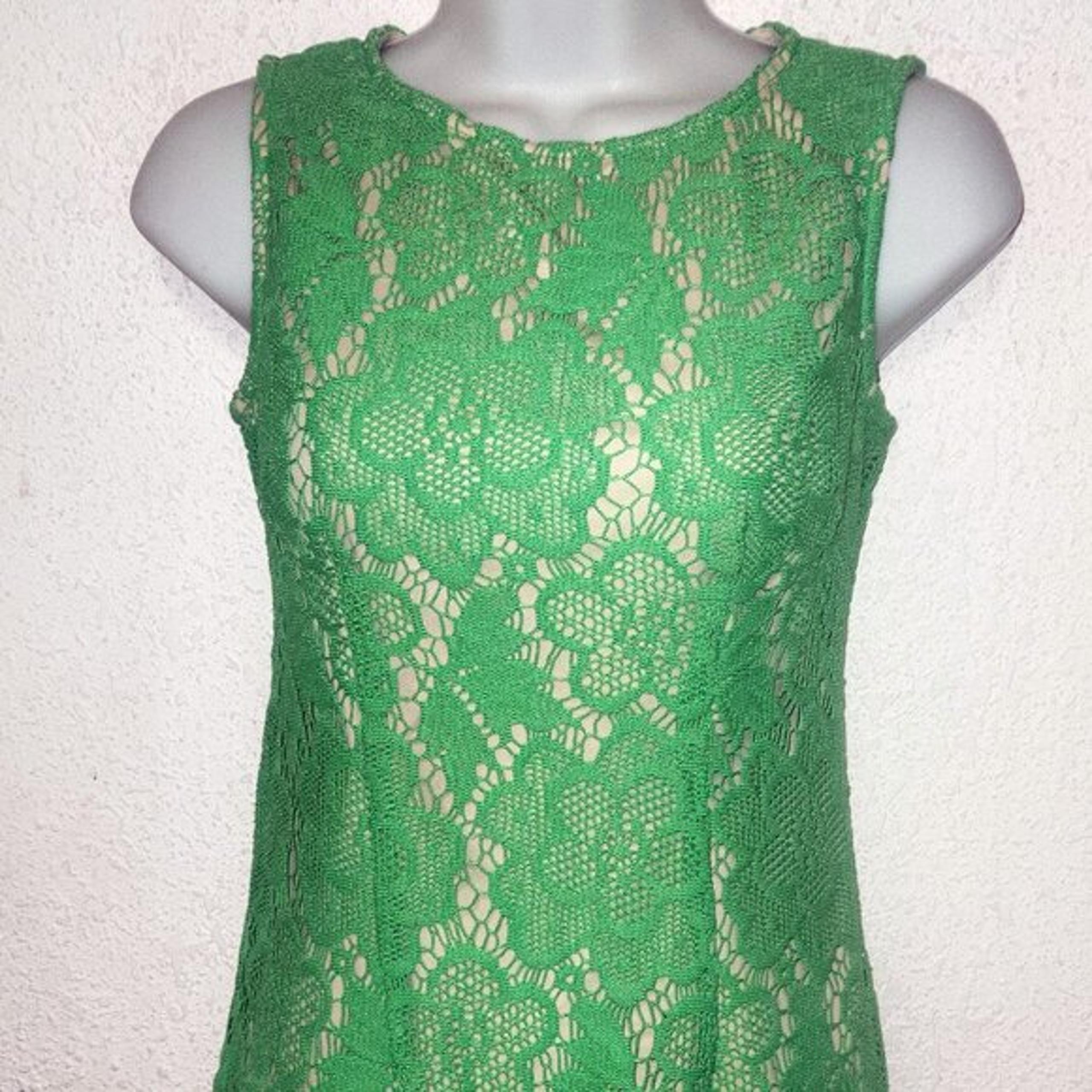 New York & Company *** sleeveless dress, green crochet with tan lining Size 0
