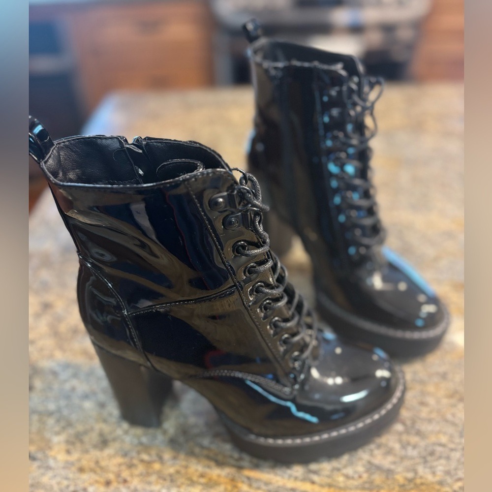 Azalea Wang Shiny Black 7.5 Platform Stacked Heel Boots Lace