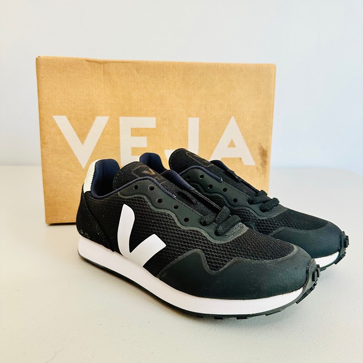 VEJA IMPALA JACQUARD BLACK AND WHITE LOW TOP SNEAKERS SZ 5