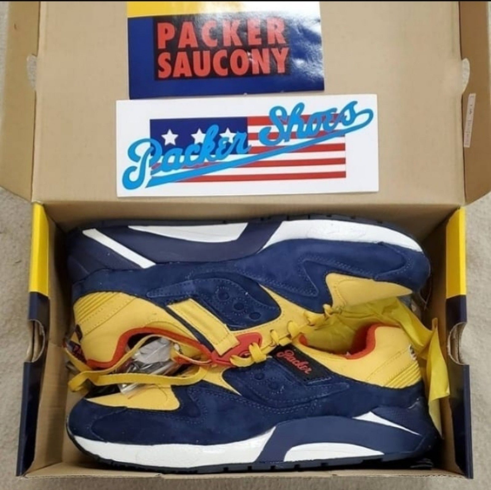 Rare Saucony official polo snow beach polo sneakers size 10.5 brand New