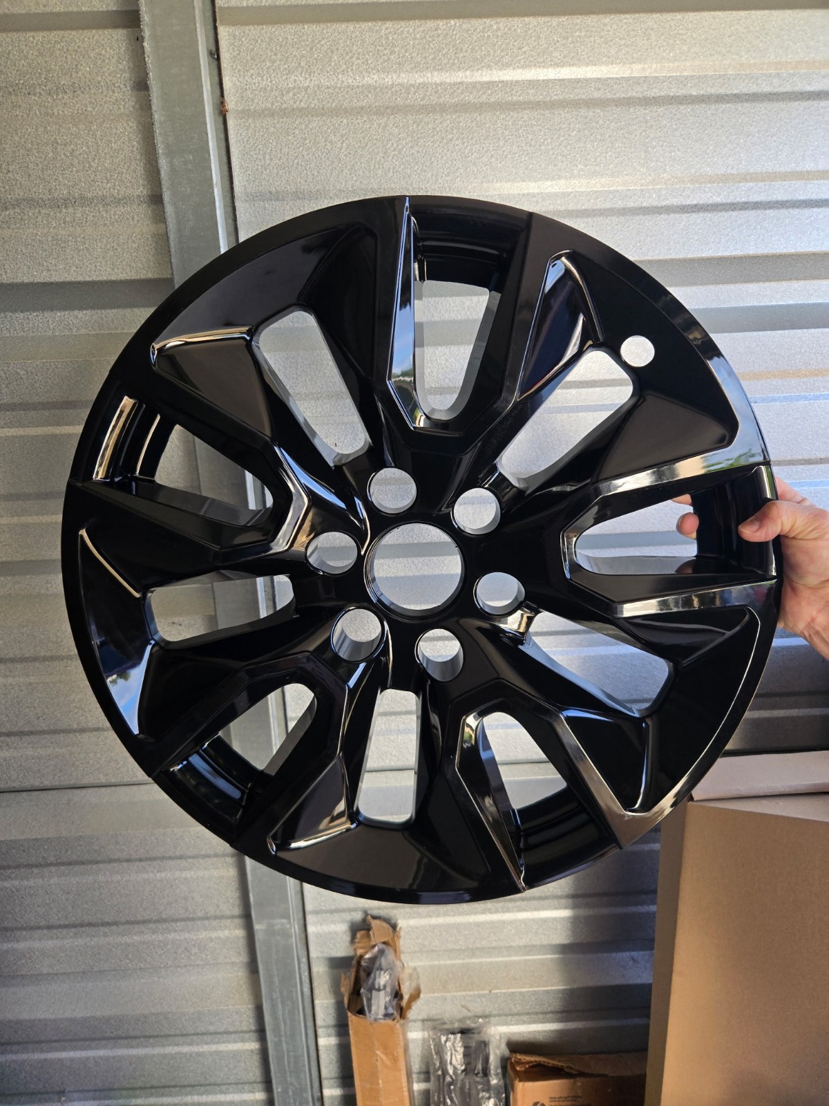 20 in black plastic hubcap