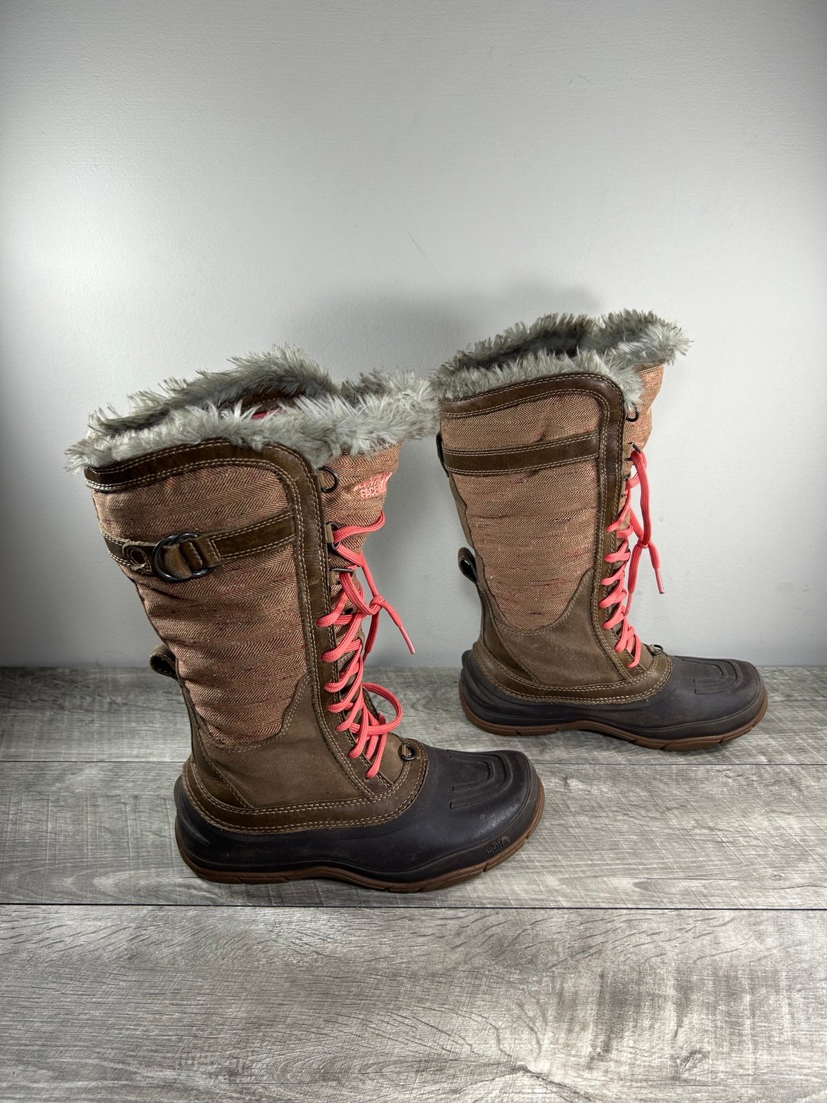 The North Face Brown Leather Waterproof Women’s Insulated Winter Boots Size 6