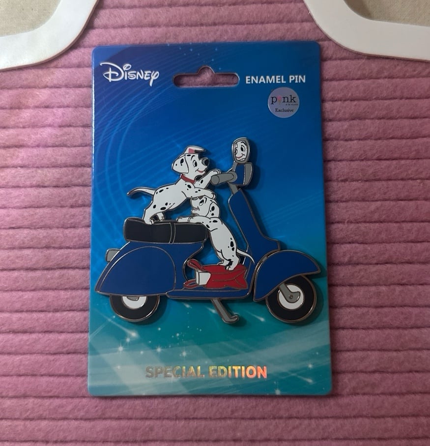 Disney 101 Dalmatians on Vespa SE 300 pin RETIRED