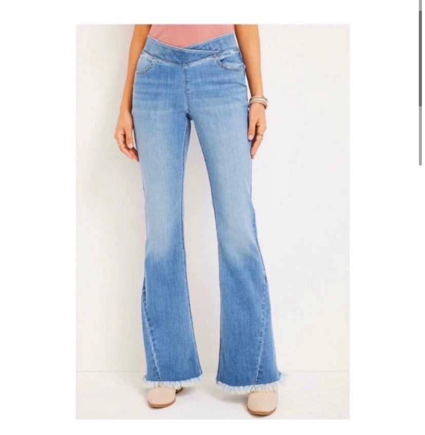 MAURICES CROSSOVER FLARE JEANS SMALL