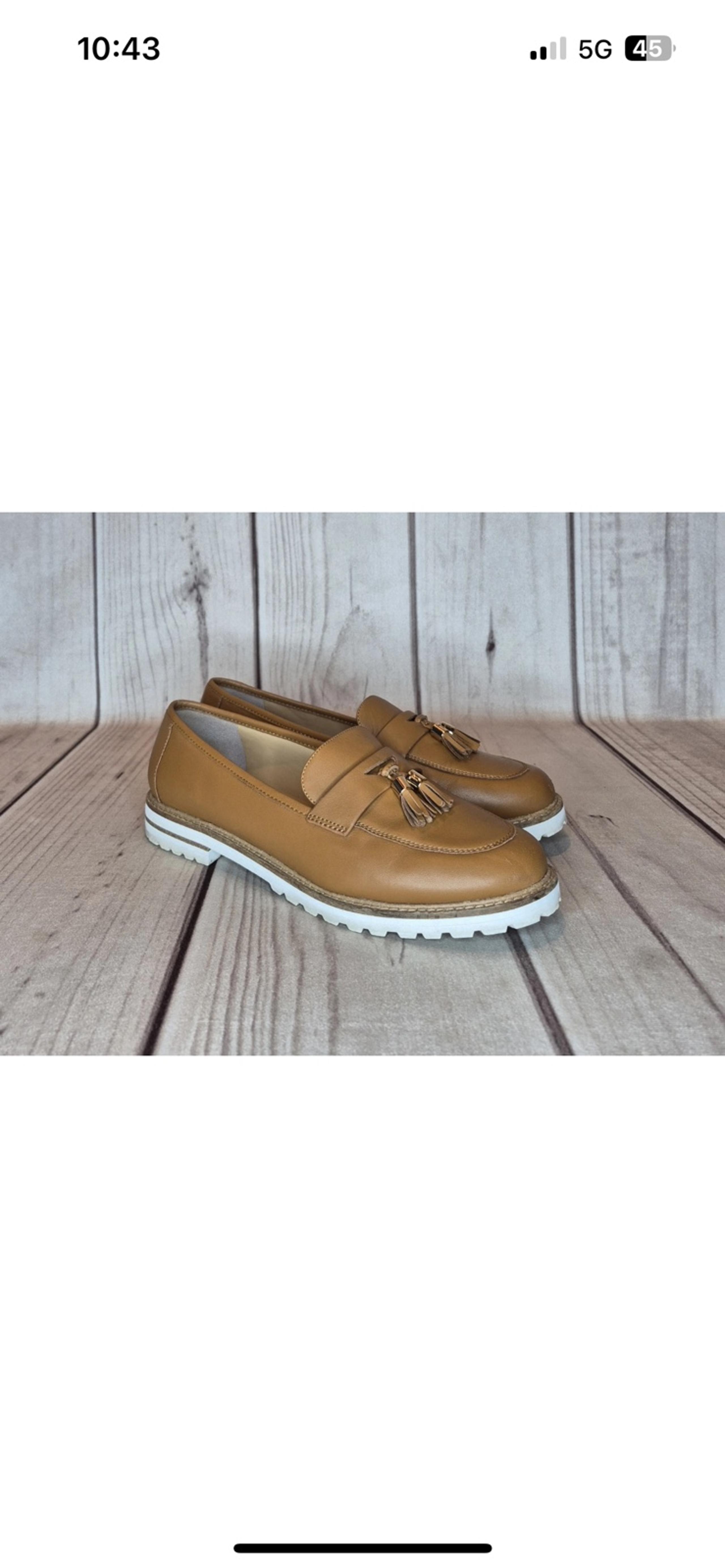 Talbots Laura Loafer 9.5M Women’s Leather Slip on Shoes Lug Sole Tassels Classic