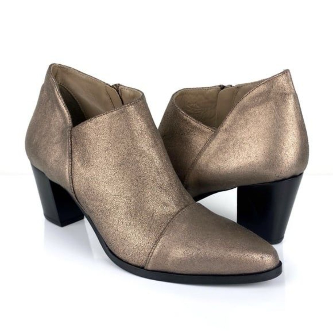 Italeau Women's Marisa Waterproof Cap Toe Ankle Bootie Metallic Bronze Size 8