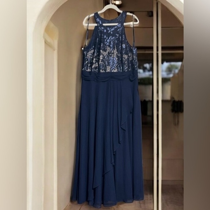 Calvin Klein 18 Women's formal gown Halter lace subtle sequins MOTB MOTG prom