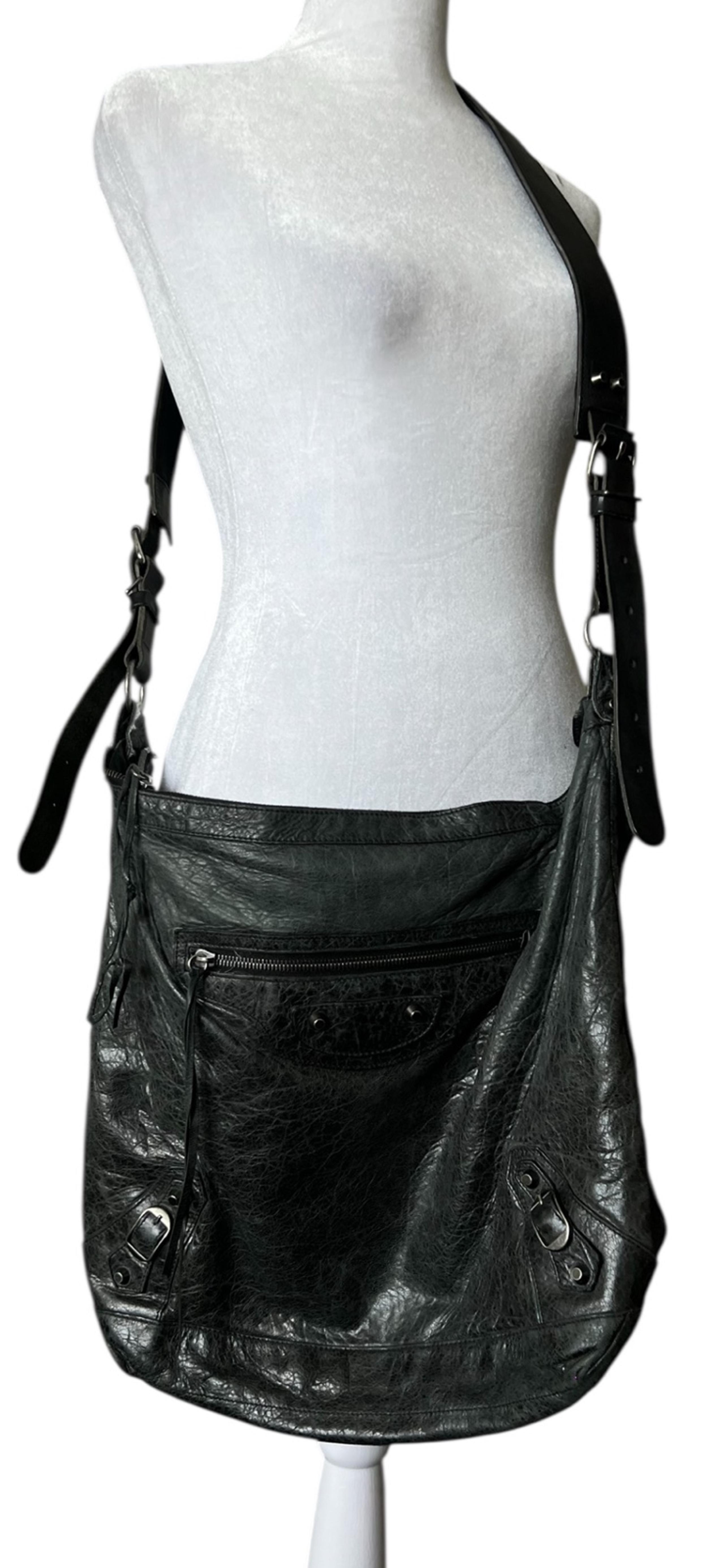 Balenciaga black arena classic cross body messenger bag