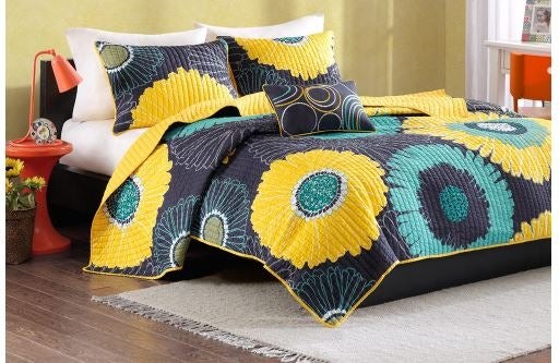 Iris 4-Piece Yellow Full/Queen Coverlet
