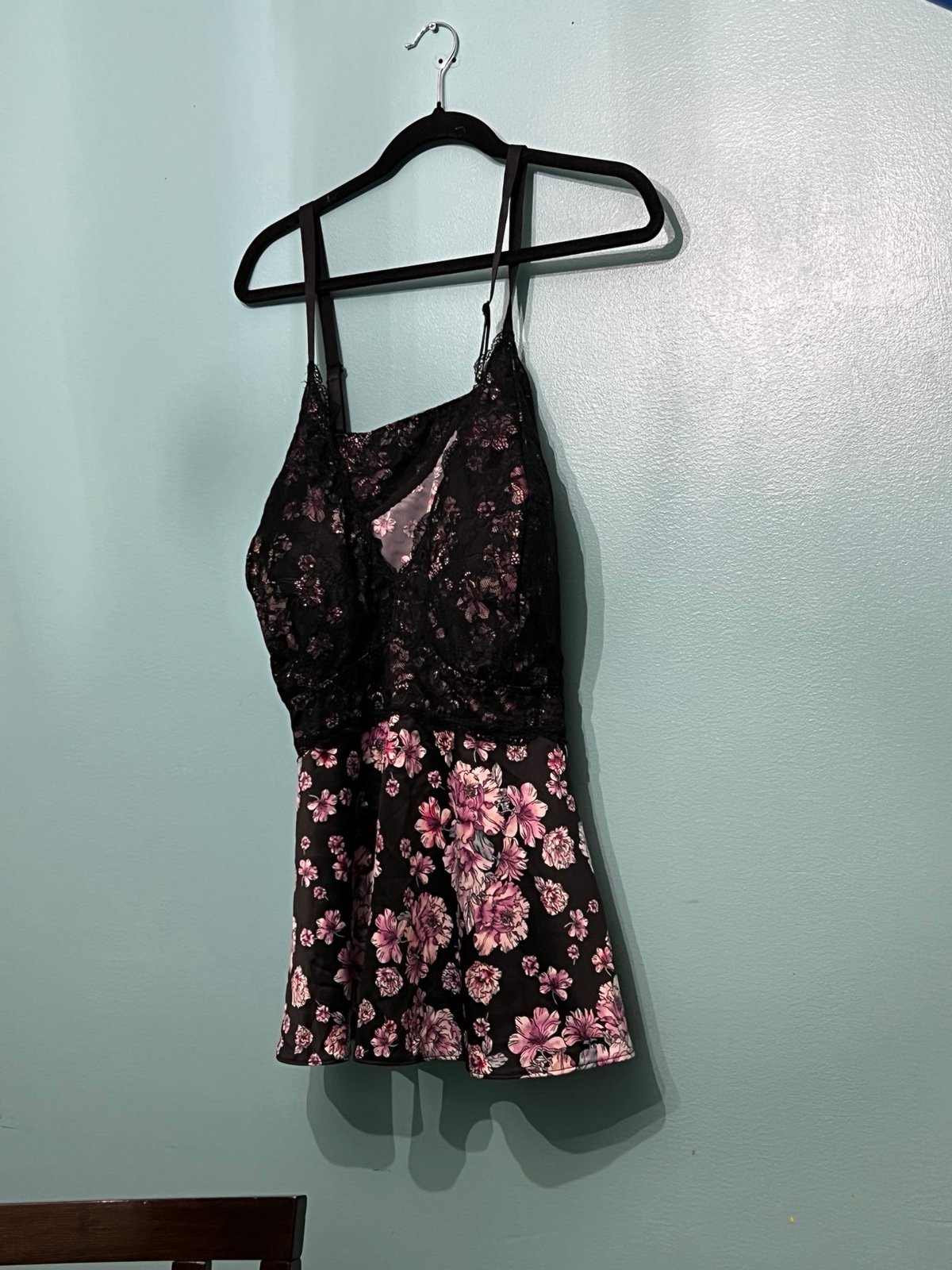 Torrid floral lingerie top