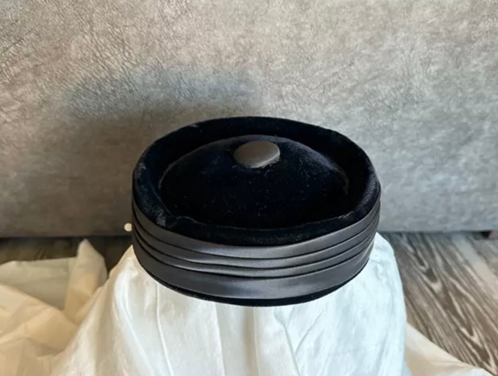 Parkridge Exclusives Just Fabulous Vintage Black Velvet Pillbox Hat