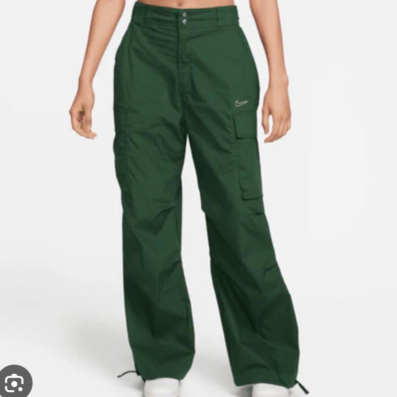Nike Sportswear Women's High-Waisted Loose Woven Cargo Pants Women’s XS