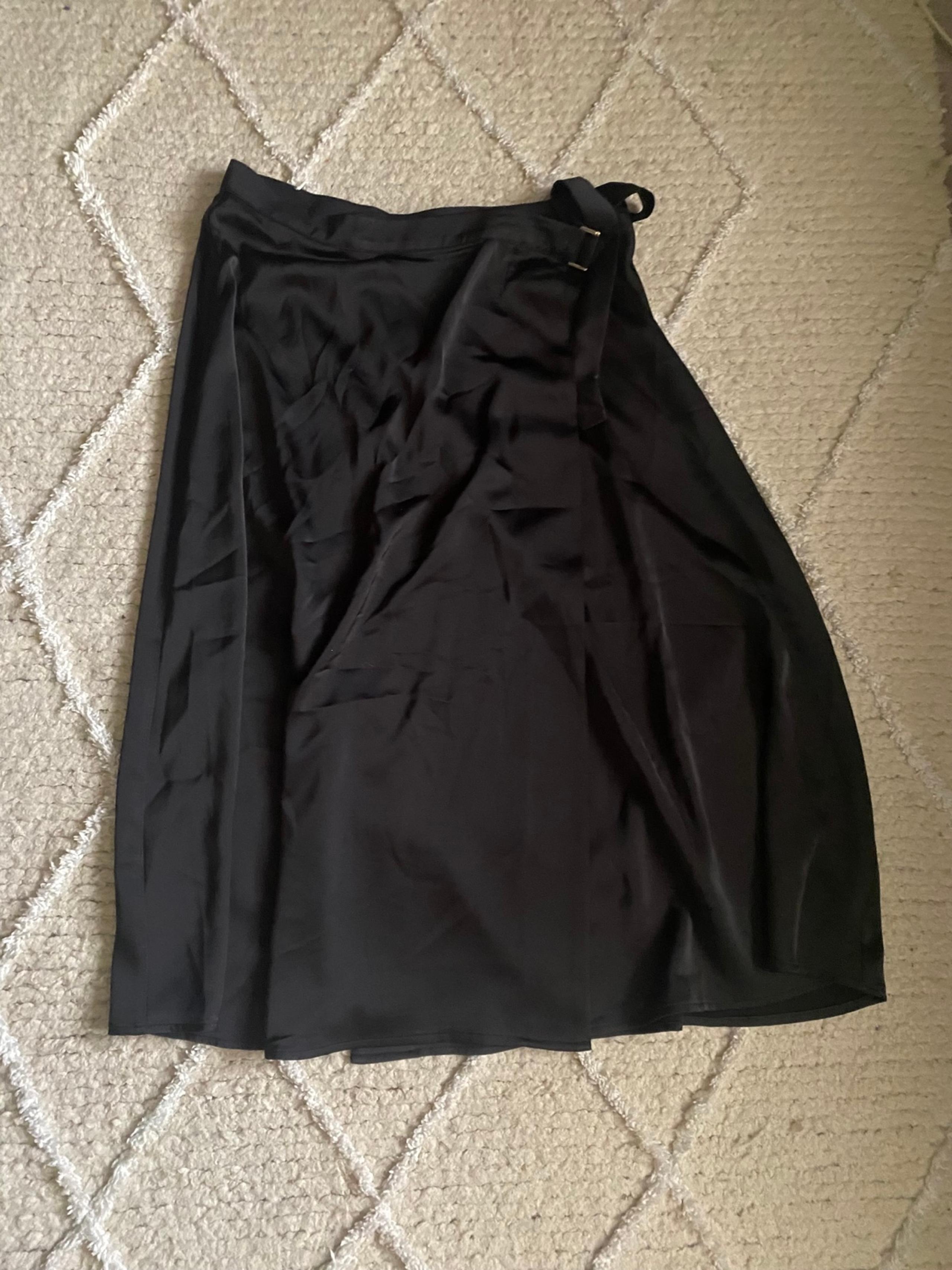 H&M black, silky wrap skirt - size 8