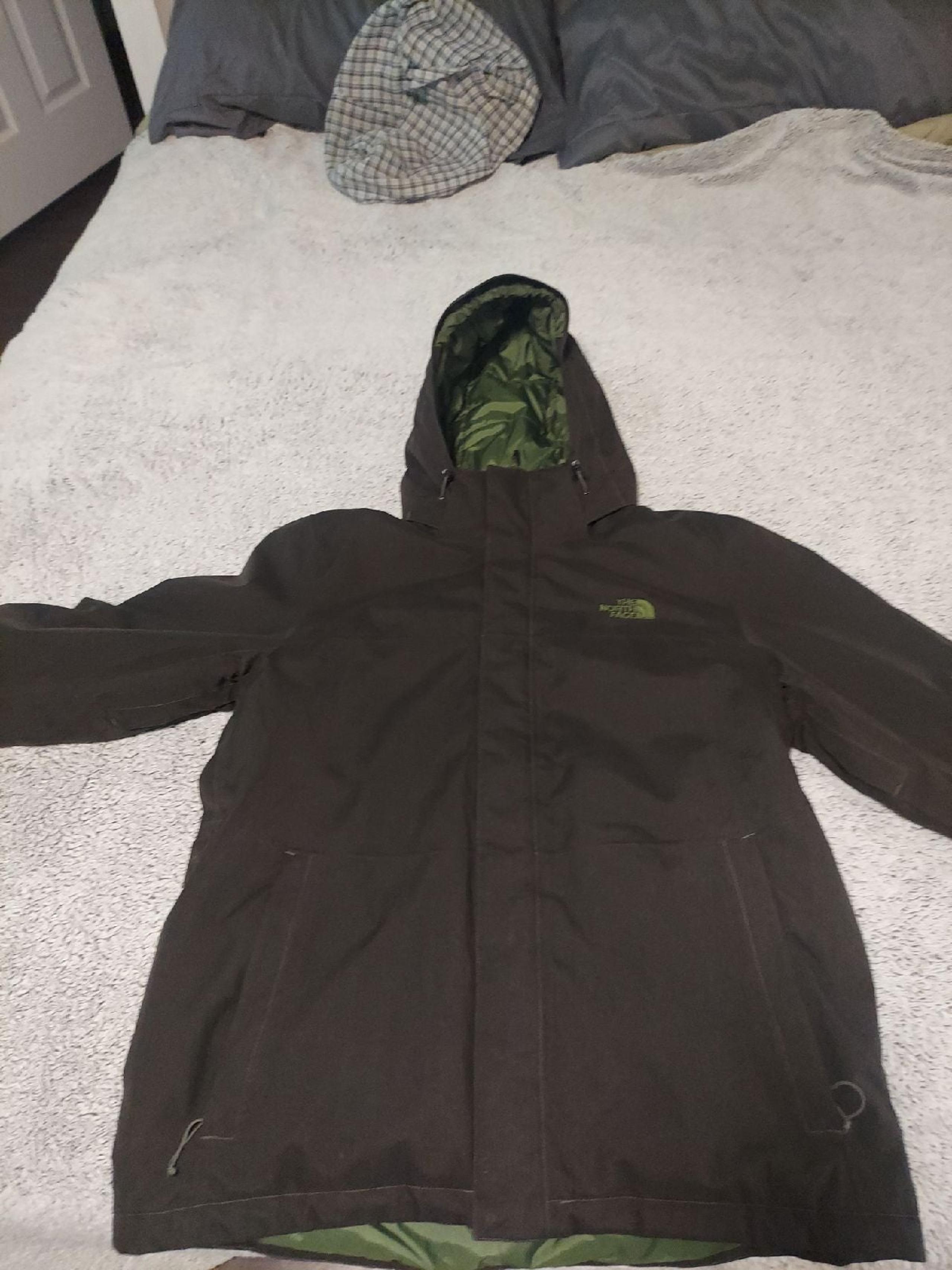 The North Face Mens winter Jacket. L. Great condition