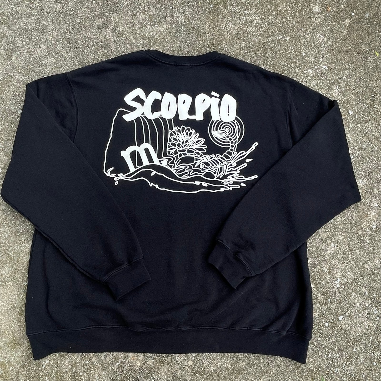 Good American Scorpio Black Zodiac Boyfriend Sweatshirt Size XL - 14/16