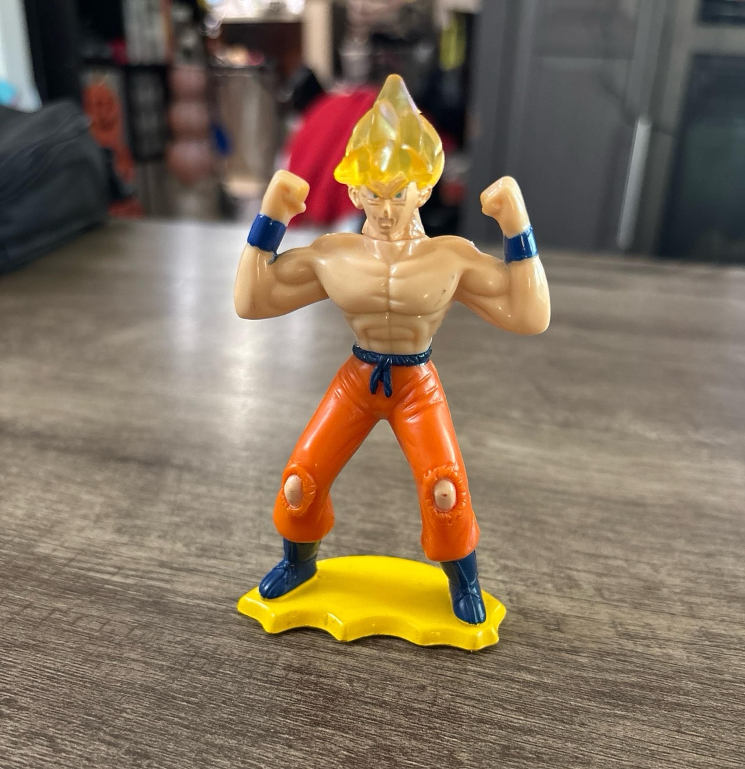 2002 Burger King Kids Meal Dragonball Z Toy Super Saiyan Goku Action Figure