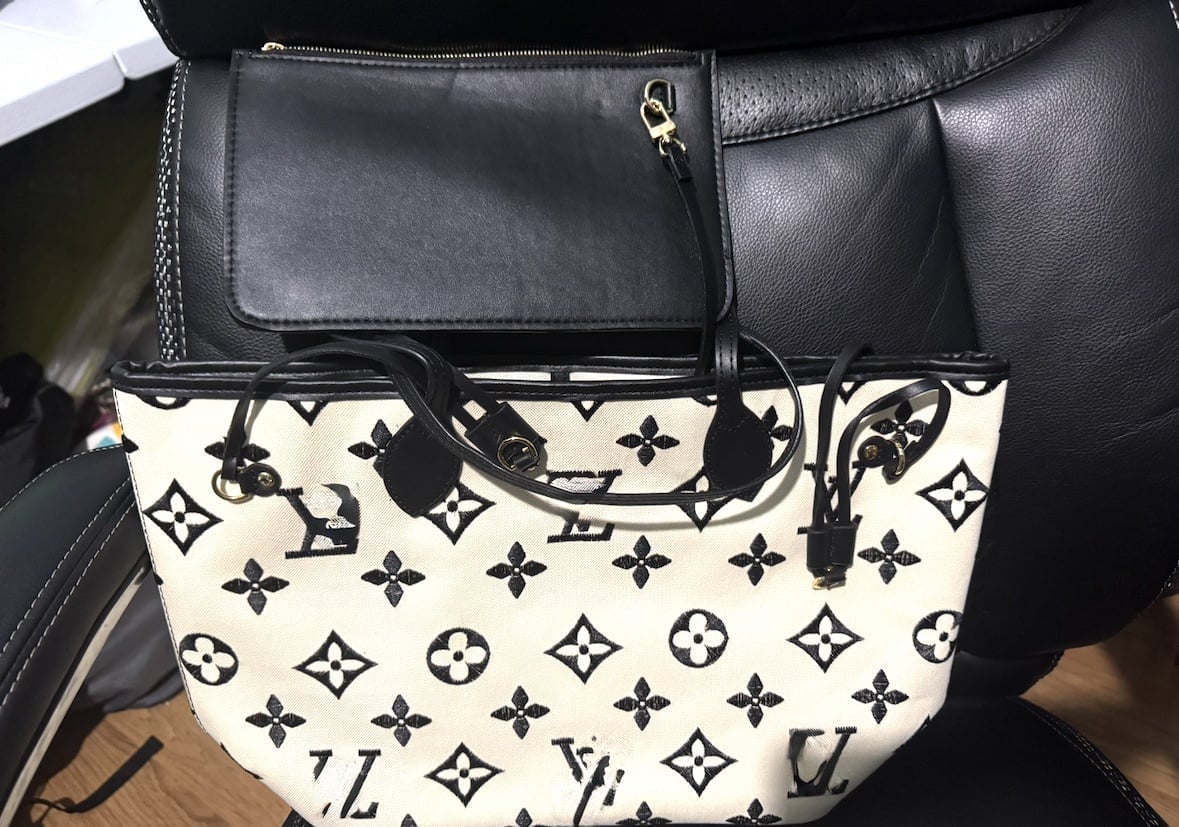 Tote bag with matching wristlet