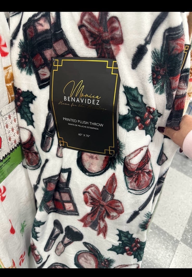 Holiday Glam Printed Plush Throw Blanket