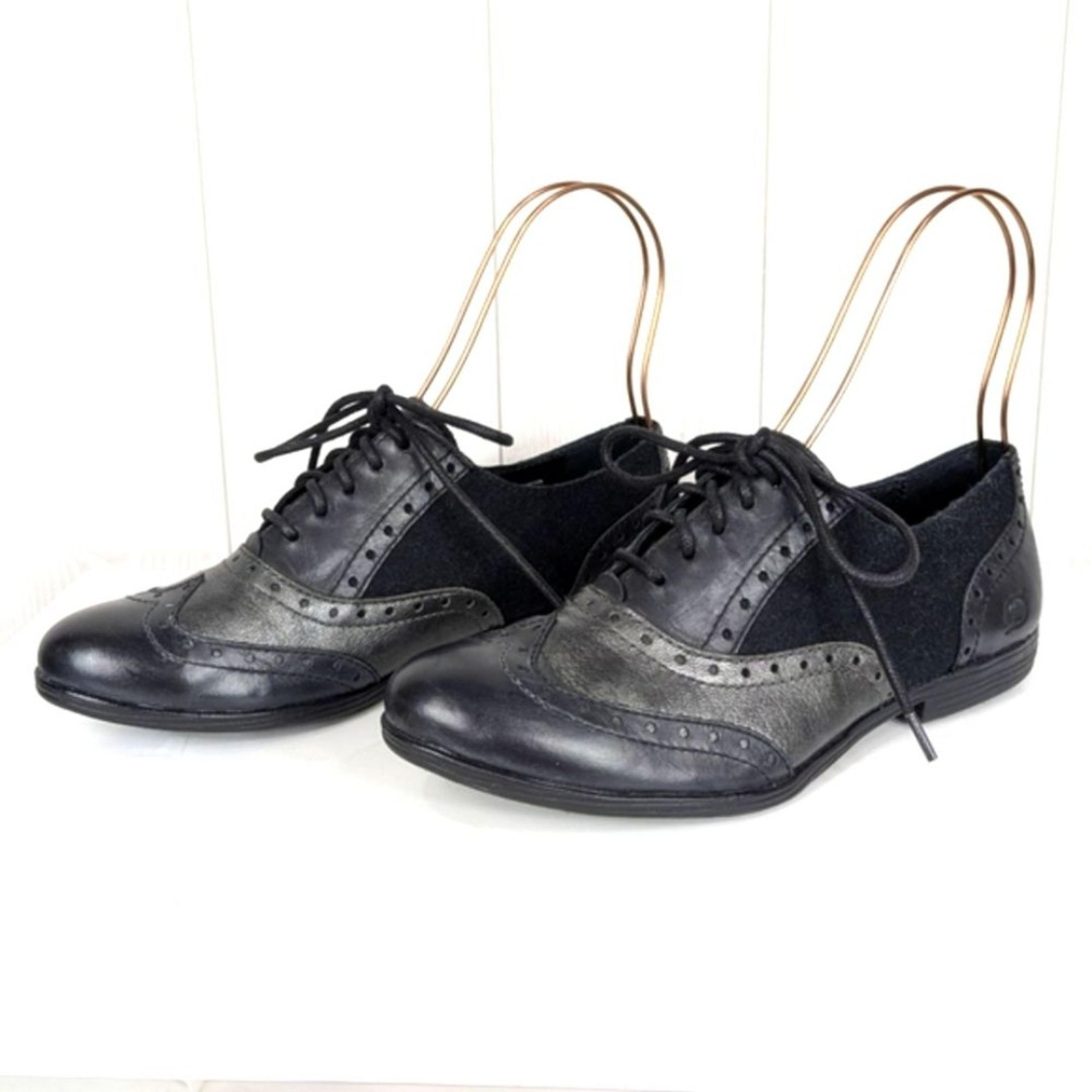 Born Oxford Shoes Women's Size 6.5 Black and Silver Wingtips Leather and Fabric