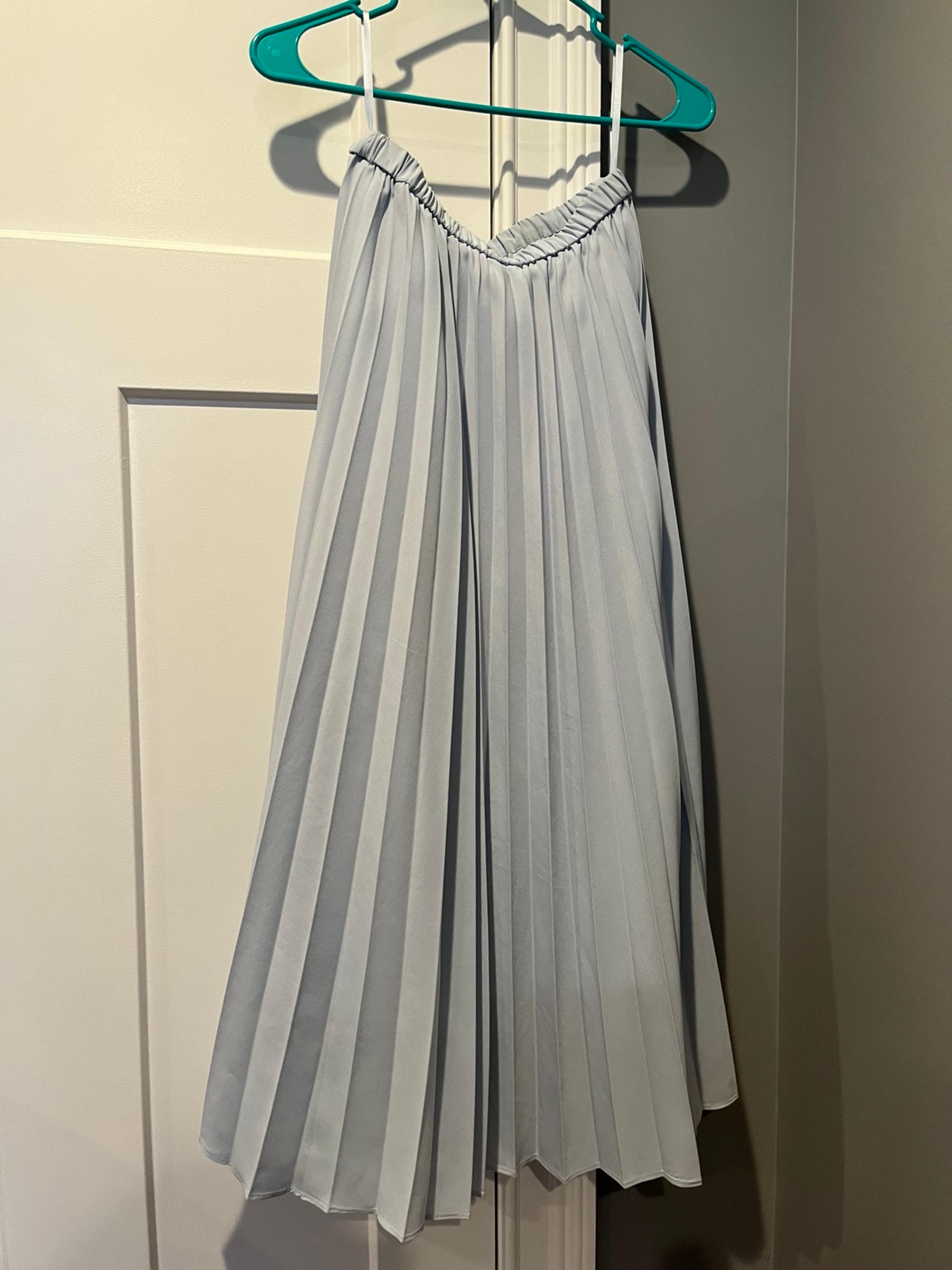 Uniqlo Pleated Midi Skirt
