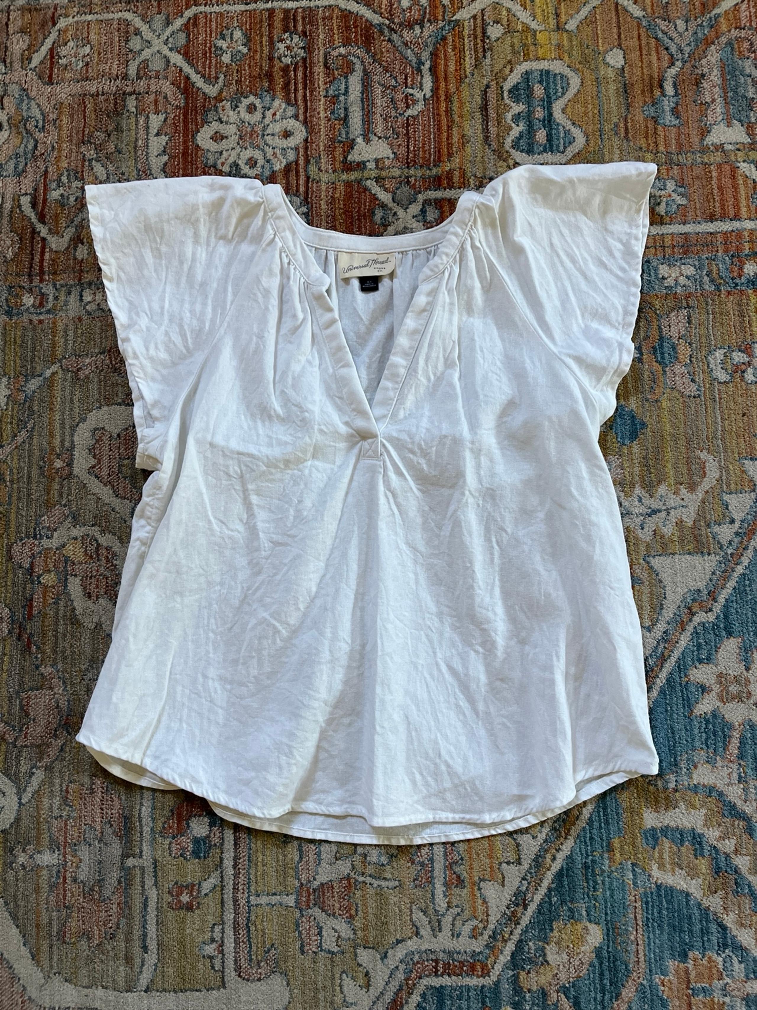 Universal Thread White Flutter Sleeve Linen Blouse