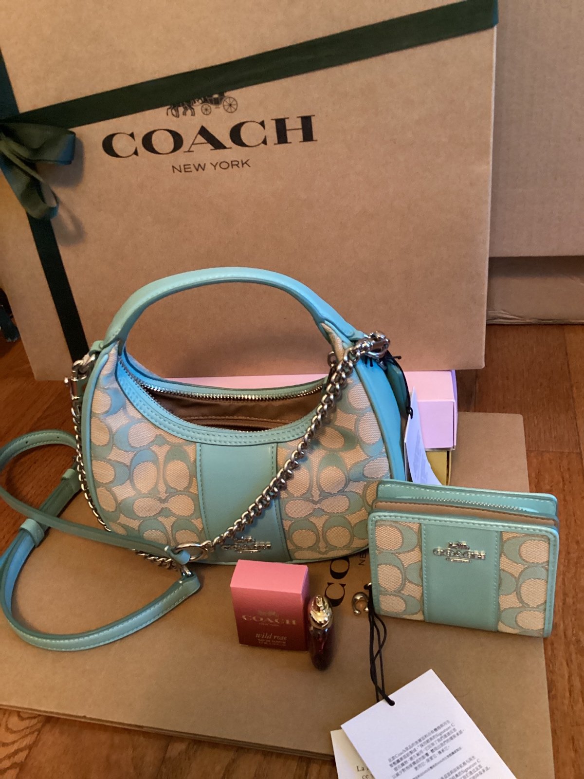 ❤️❤️Coach Carmen SET 3 piece Shoulder Bag In Signature Jacquard wallet perfume