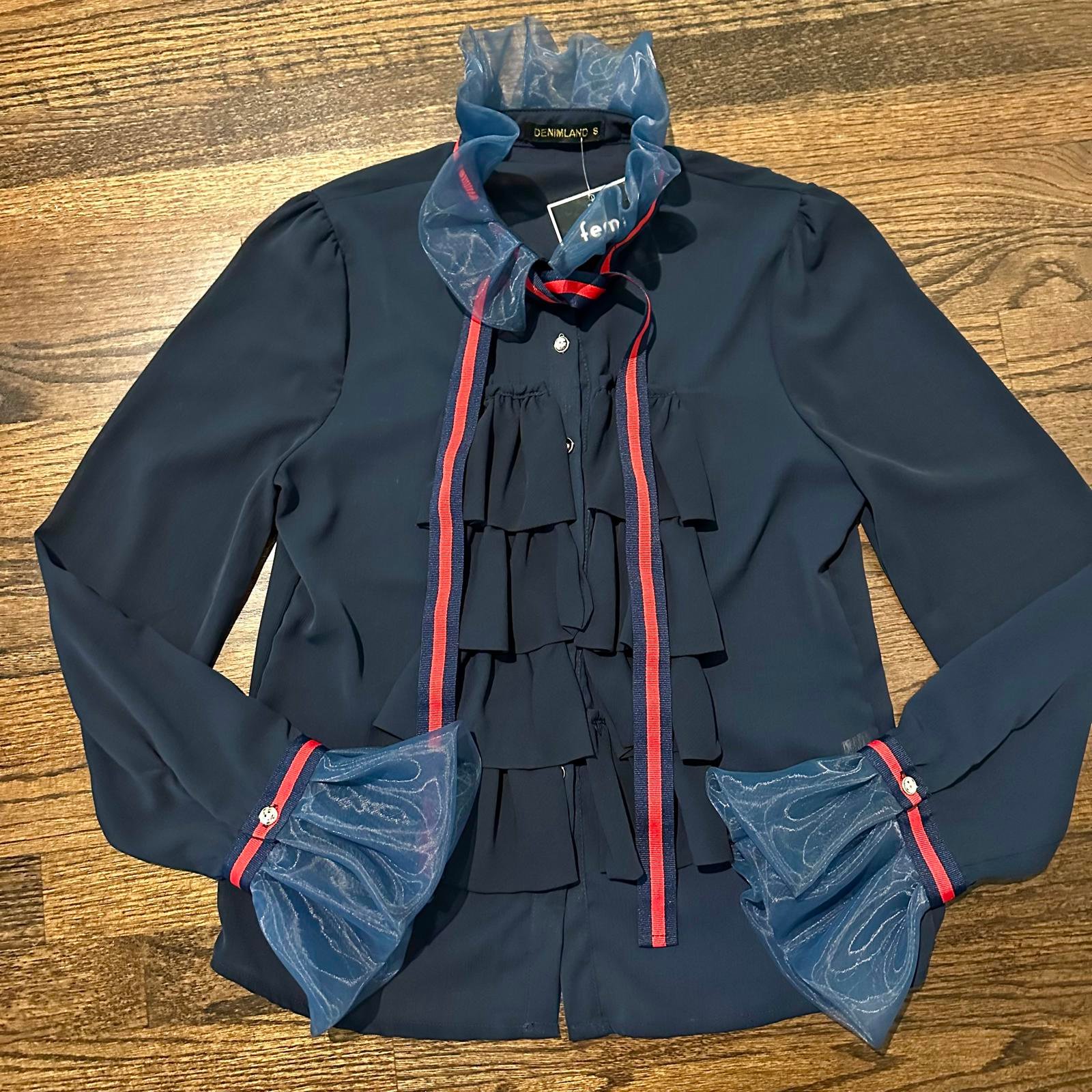 NWT Women's DENIMLAND Navy Ruffled Top Small