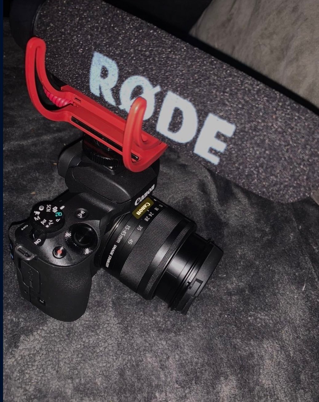 Canon EOS M50 Mirrorless Video Creator Kit with EF-M 15-45mm Lens, Rode VIDEOMIC
