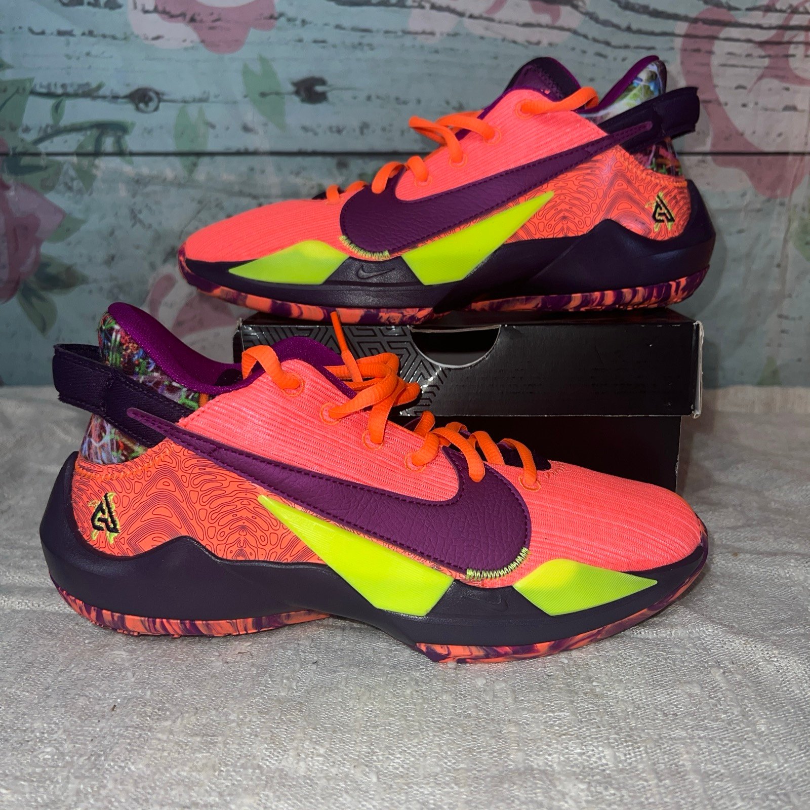 Nike Freak 2 SE (GS) high top shoes size 6y unisex