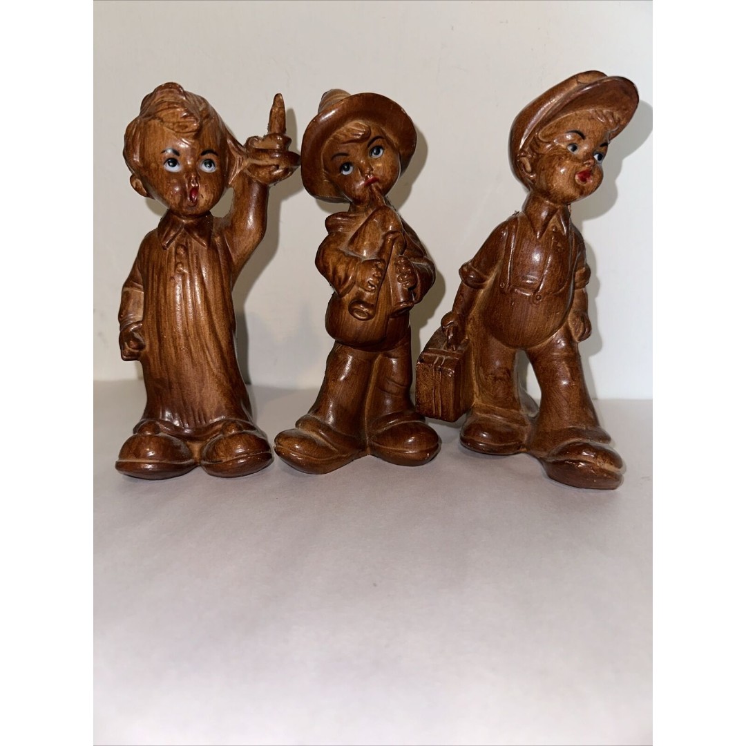 Vintage Made In Hong Kong Wood Carved Dutch Boys 3 Bagpipes, Suitcase, Nighttime