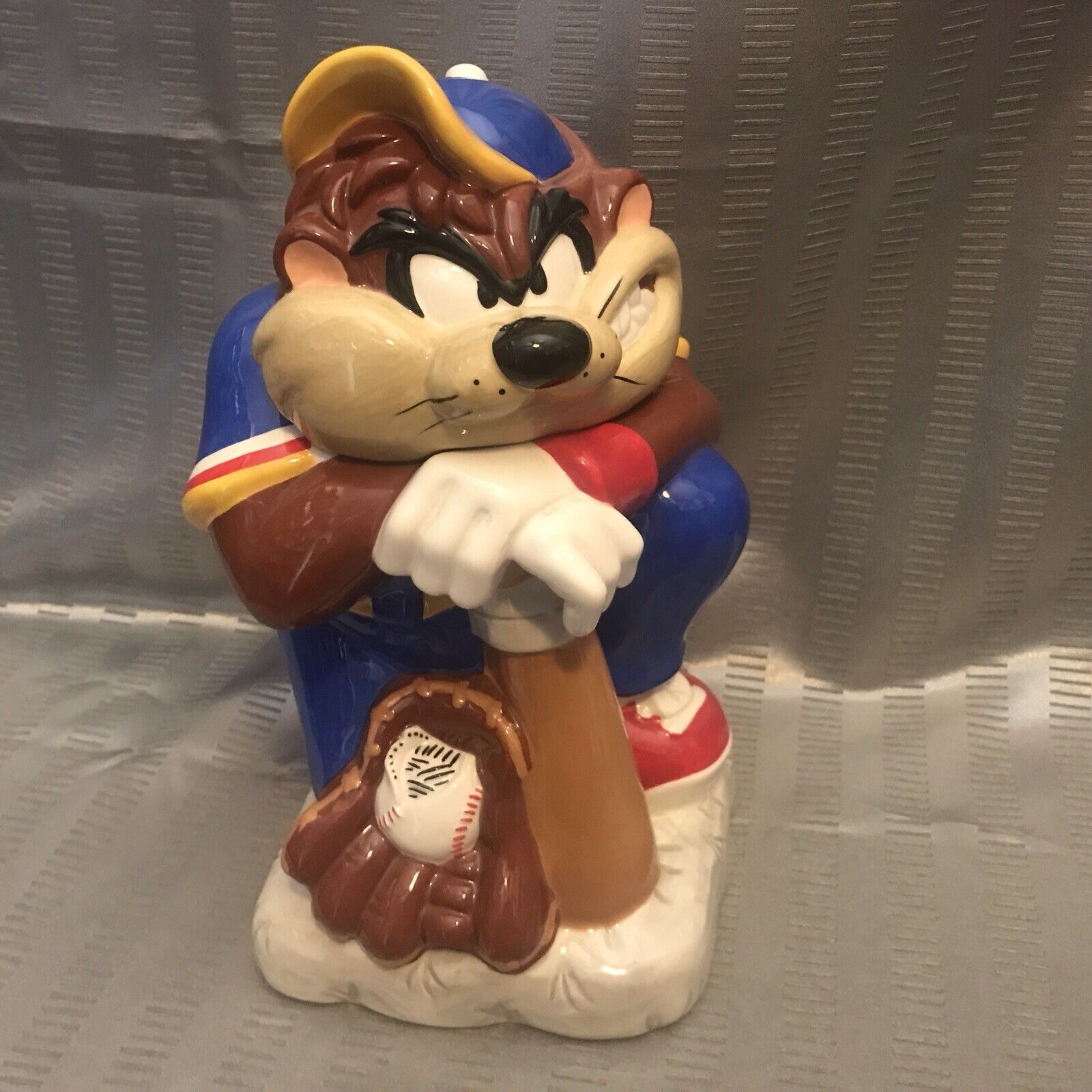 VTG TAZ Tasmanian Devil Cookie Jar Baseball Player Ceramic Warner Bros Gibson