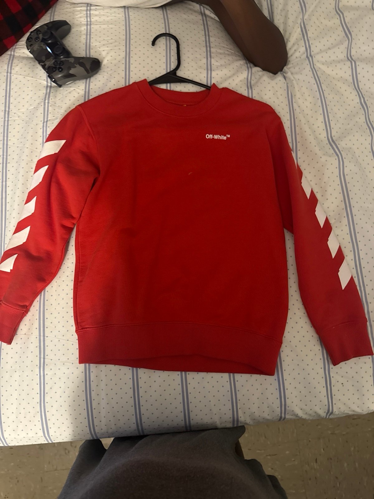 Off-white sweatshirt