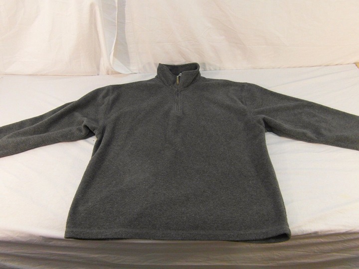MEN's LEVI RED TAB SWEATER QUARTER ZIPPER GRAY NICE WARM COMFORTABLE IG 477
