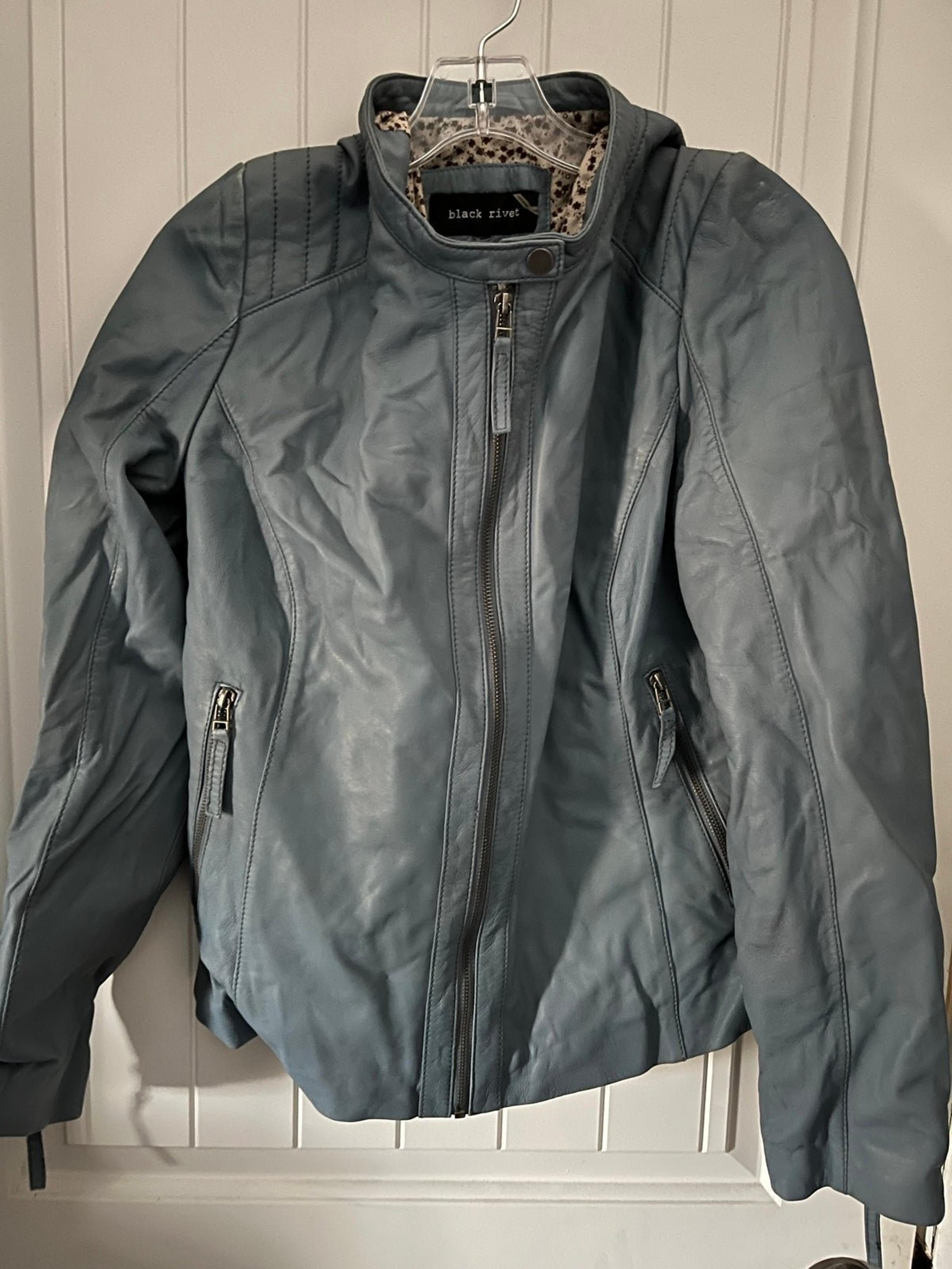 Black Rivet Blue Medium Size Leather Jacket Long Sleeves Torso Fit Zip Enclosure