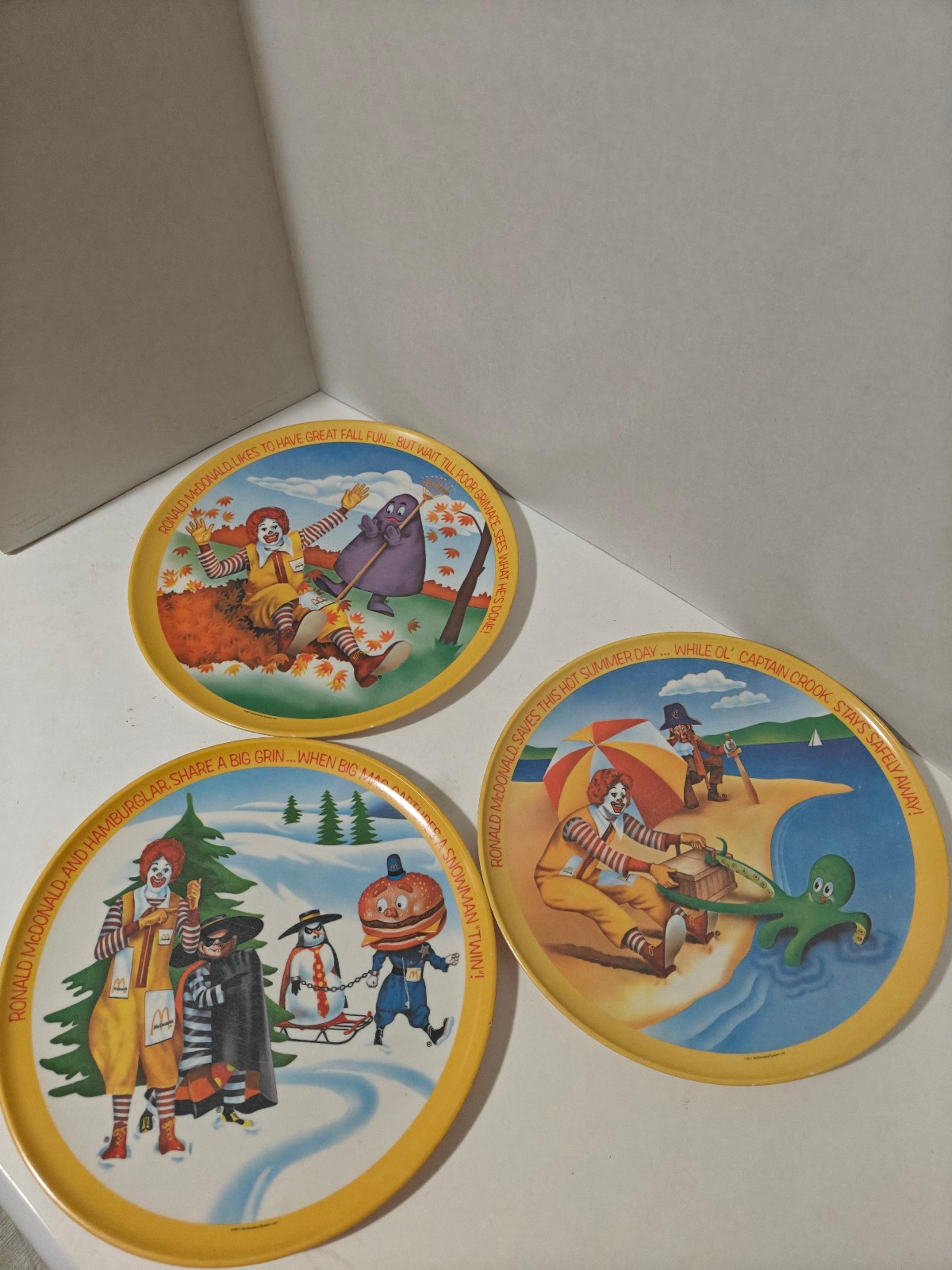 Vintage 1977 Ronald McDonald’s 4 Seasons Plastic  10'' Plates  3 of four