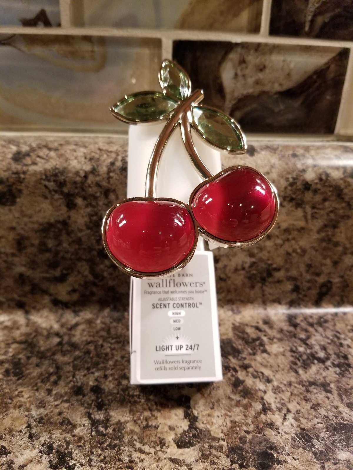 CHERRY CUFF WALLFLOWER SCENT CONTROL NIGHTLIGHT