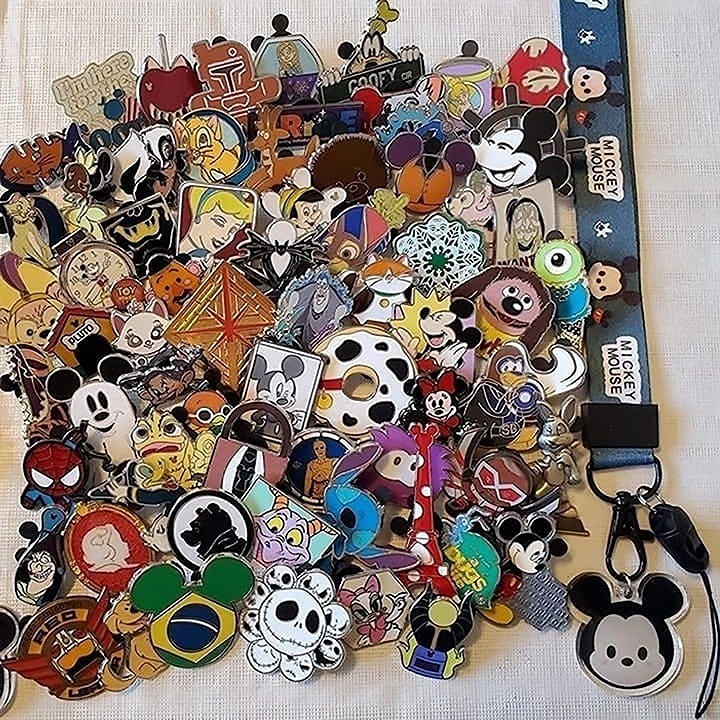 DISNEY TRADING PINS 50 LOT, NO DUPLICATES, + Free Mickey LanyardDISNEY TRADING P