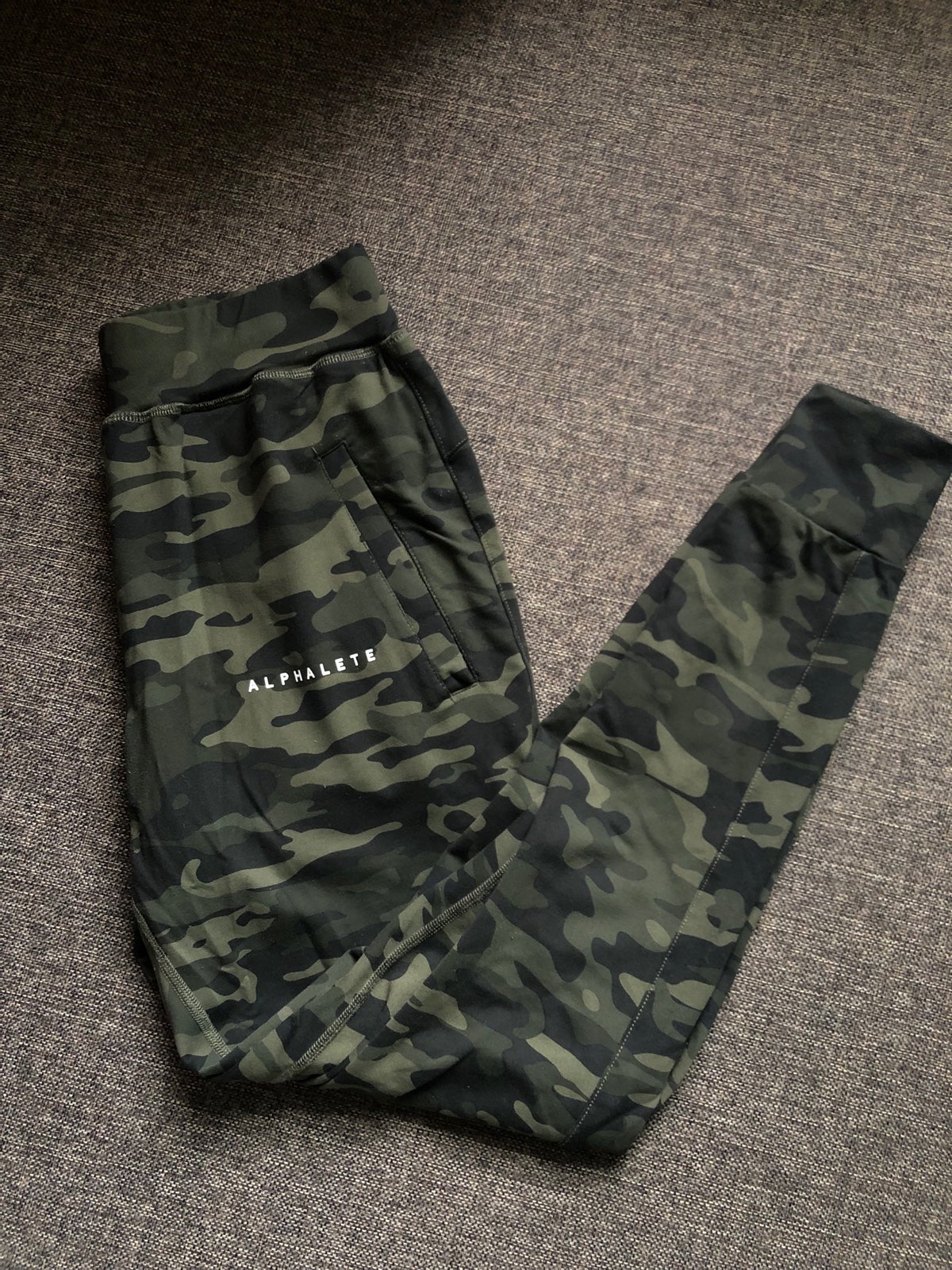 Alphalete Camo Joggers - Size Small