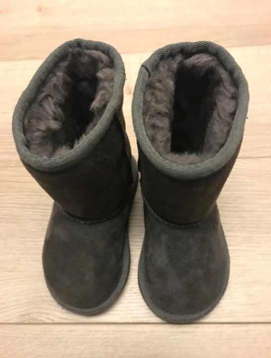 UGG Toddler Boots Size 6, unisex, gray