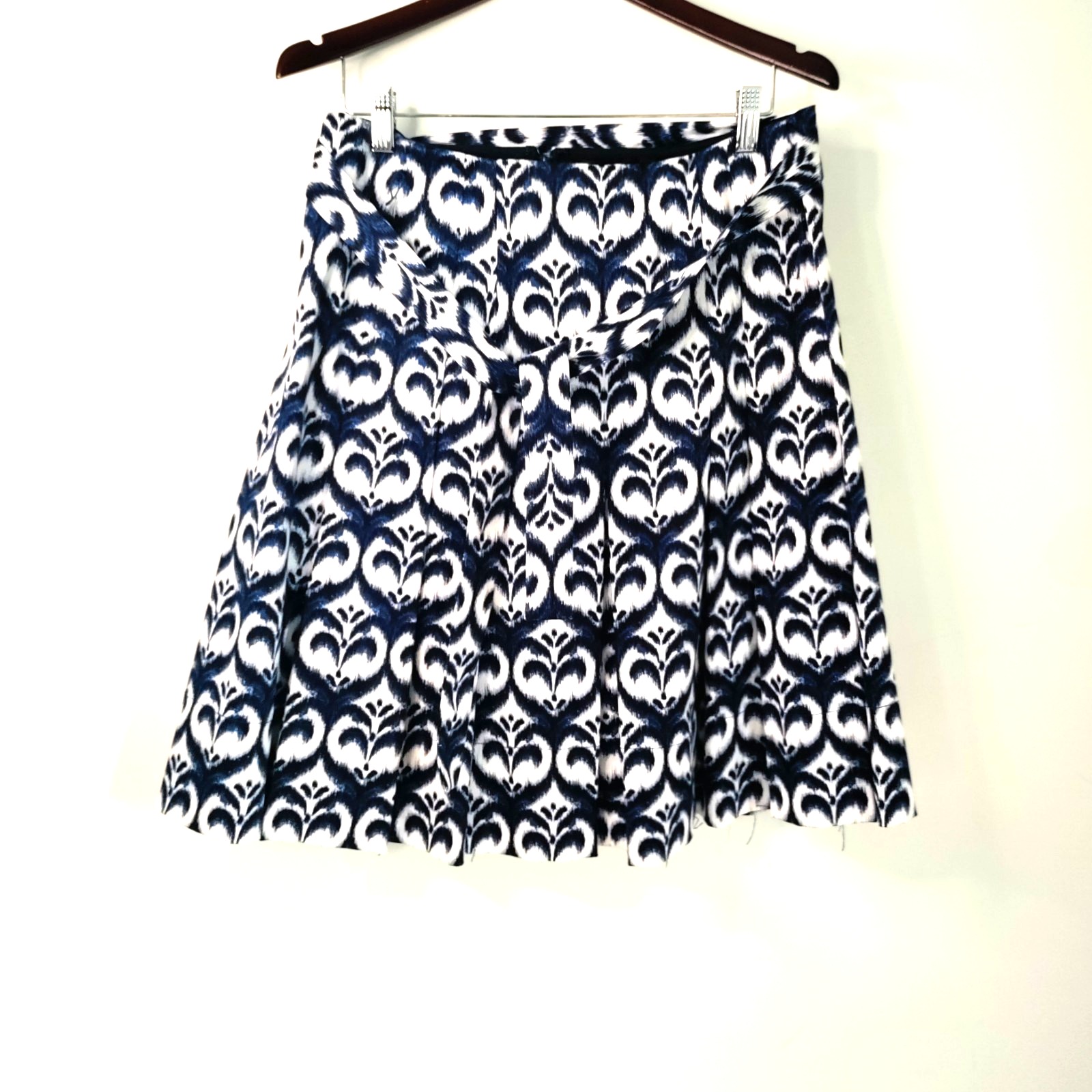 Ellen Tracy Women 10 Lined Pleated A-Line Skirt Geometric Navy/White Ethereal