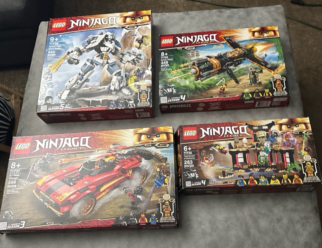 LEGO Ninjago Legacy Golden Limited Edition BUNDLE (FREE SET included)