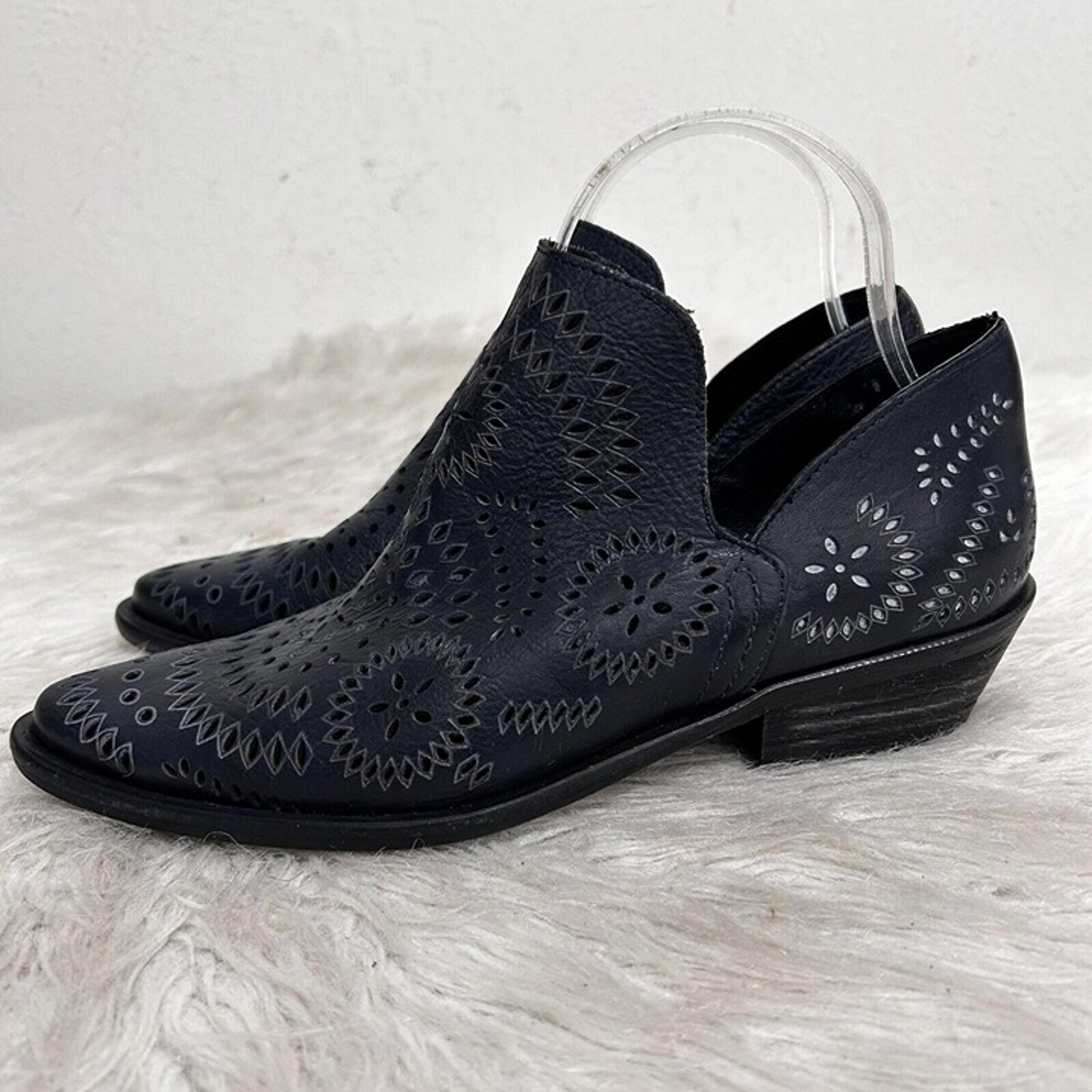Anthropologie Veracruz Machida Blue Leather Ankle  Booties Laser Cut-out 38 / 7