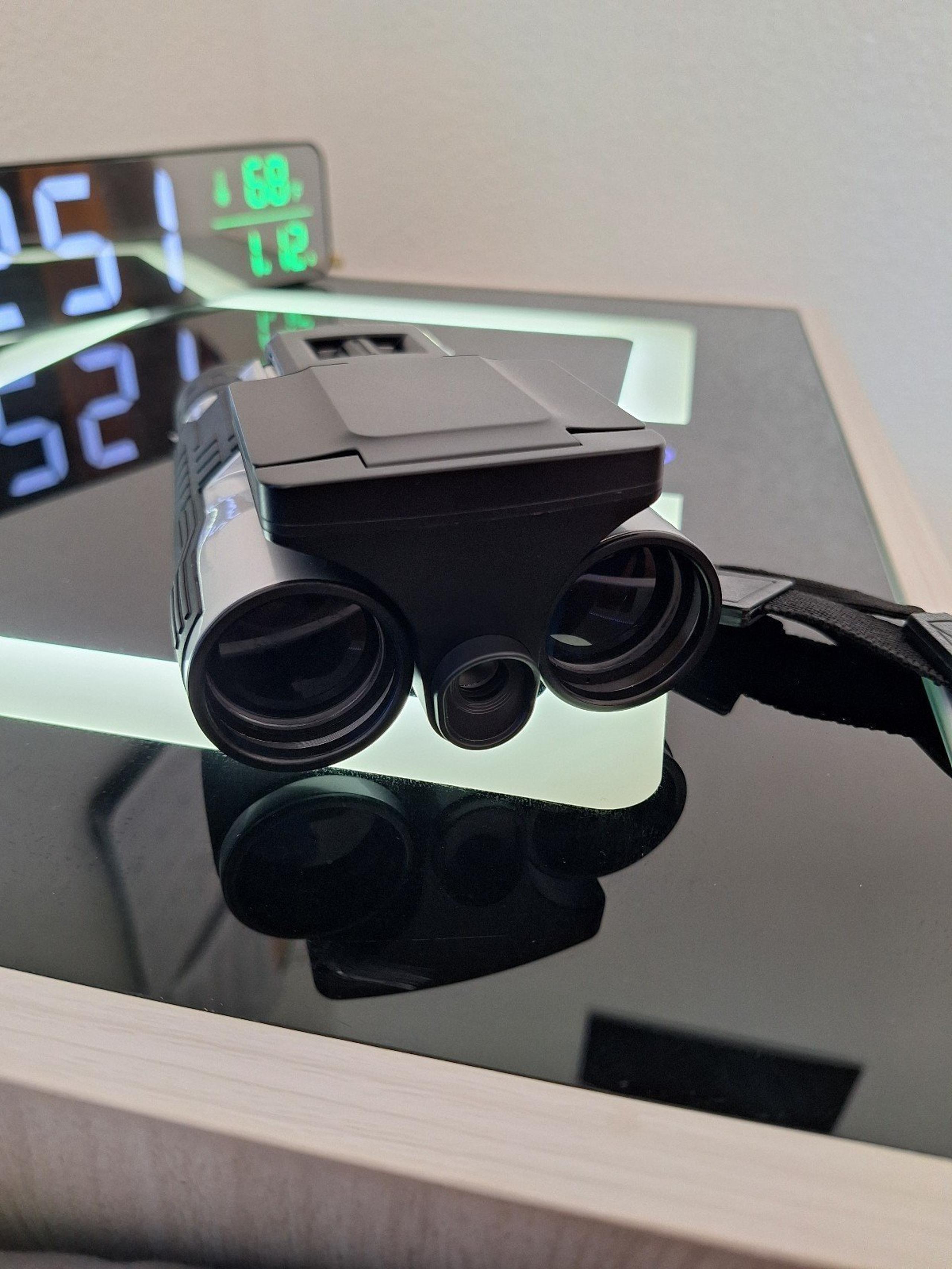 Binoculars camera