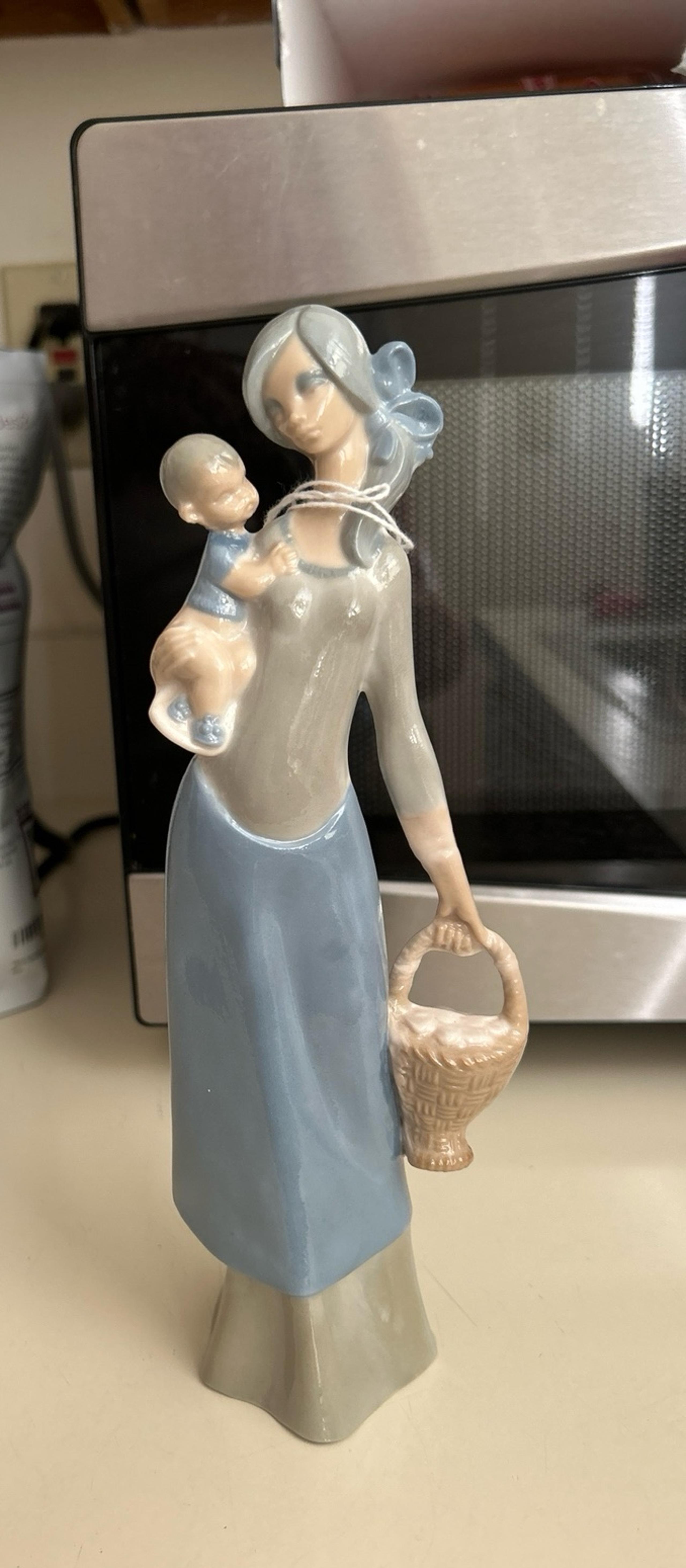 Figurine