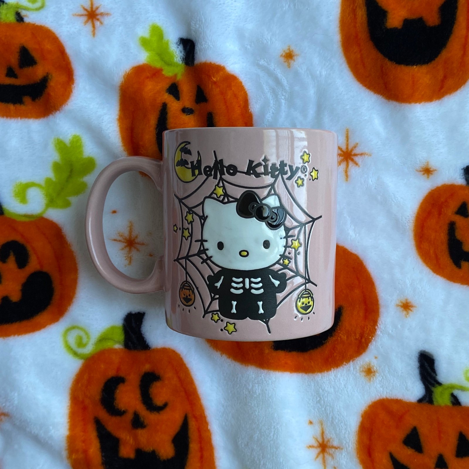 hello kitty pink halloween mug