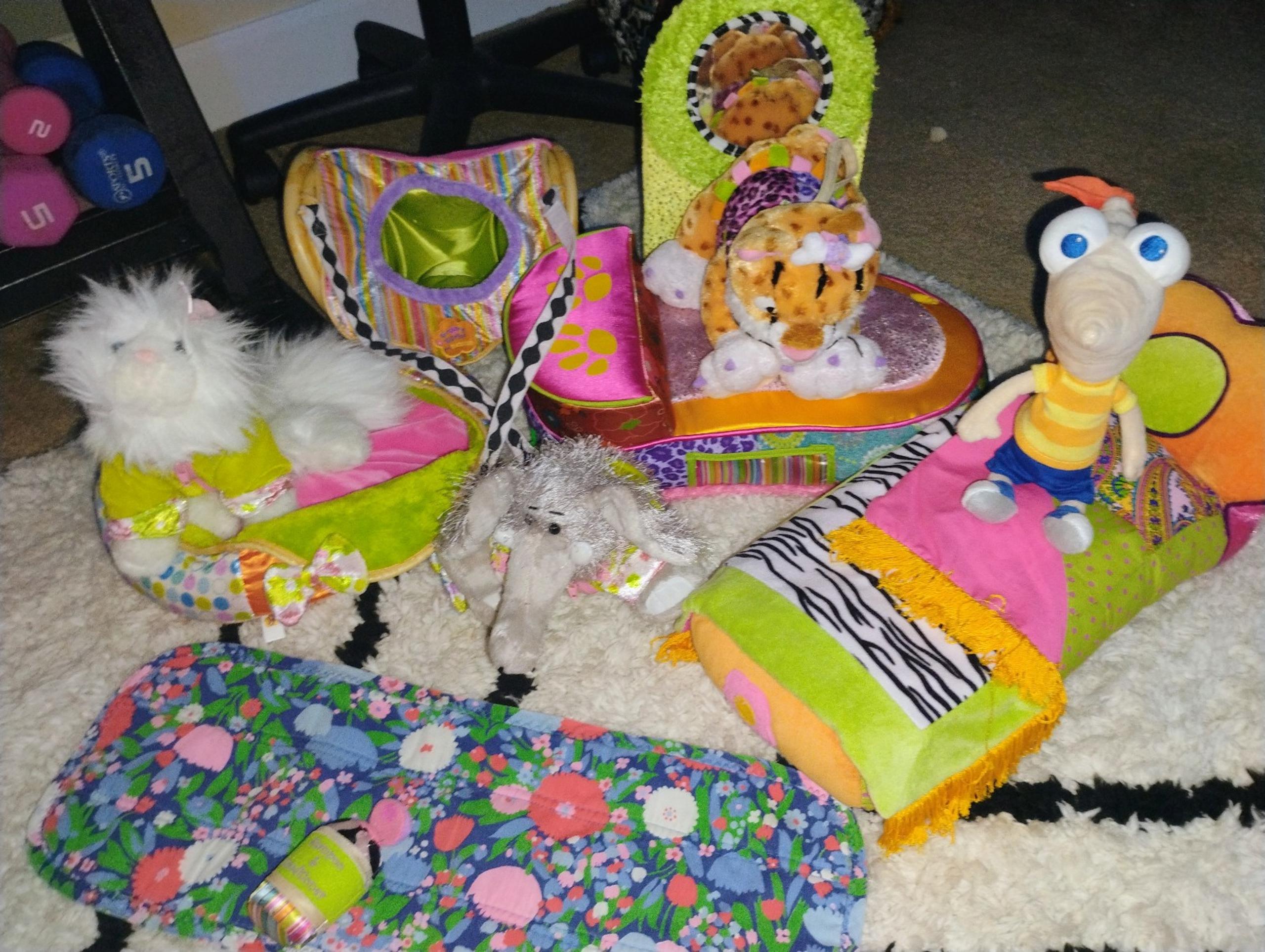 Groovy Girls LOT/ stuffed characters, accessories,furniture