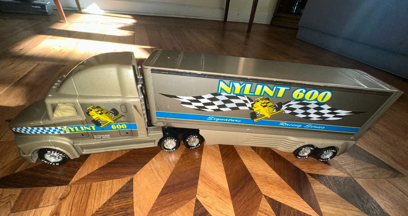 Vintage NYLINT 600 Signature Racing Series Truck & Trailer. 24in