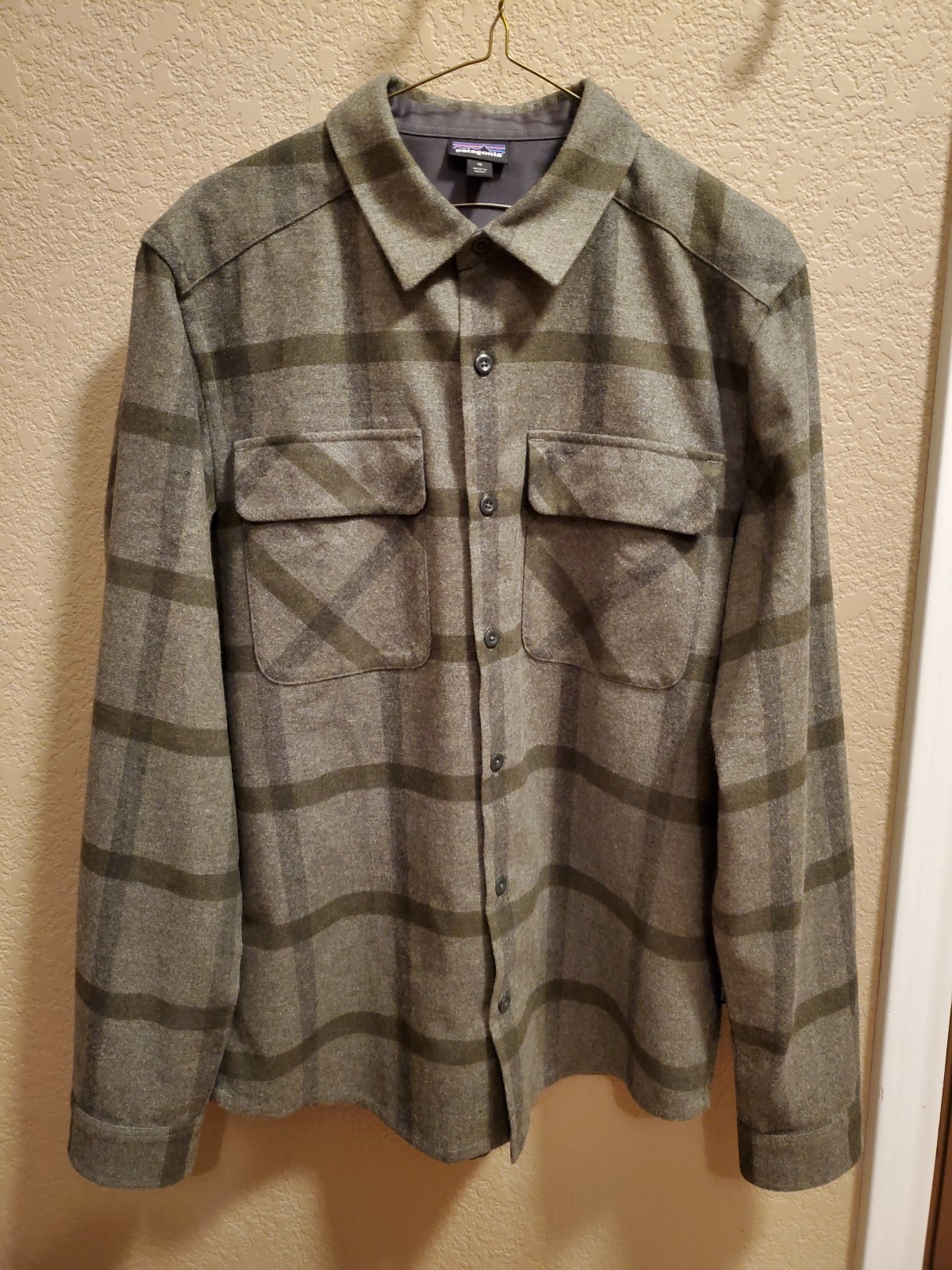 Patagonia Men's Long Sleeve Recycled Wool Shirt