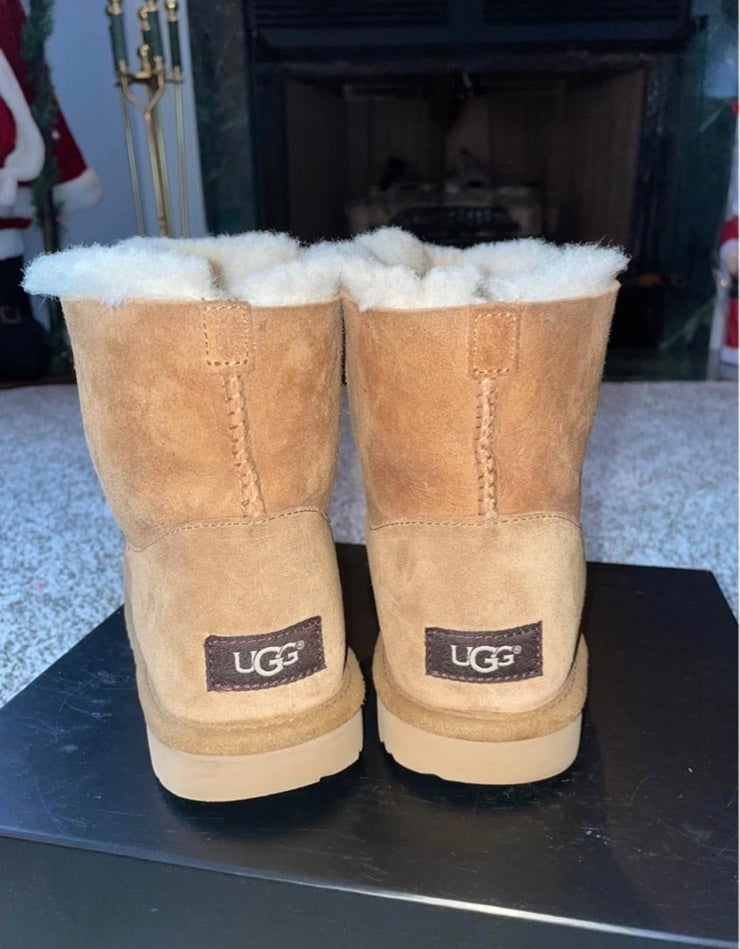 Ugg high quality boots size 4 girls