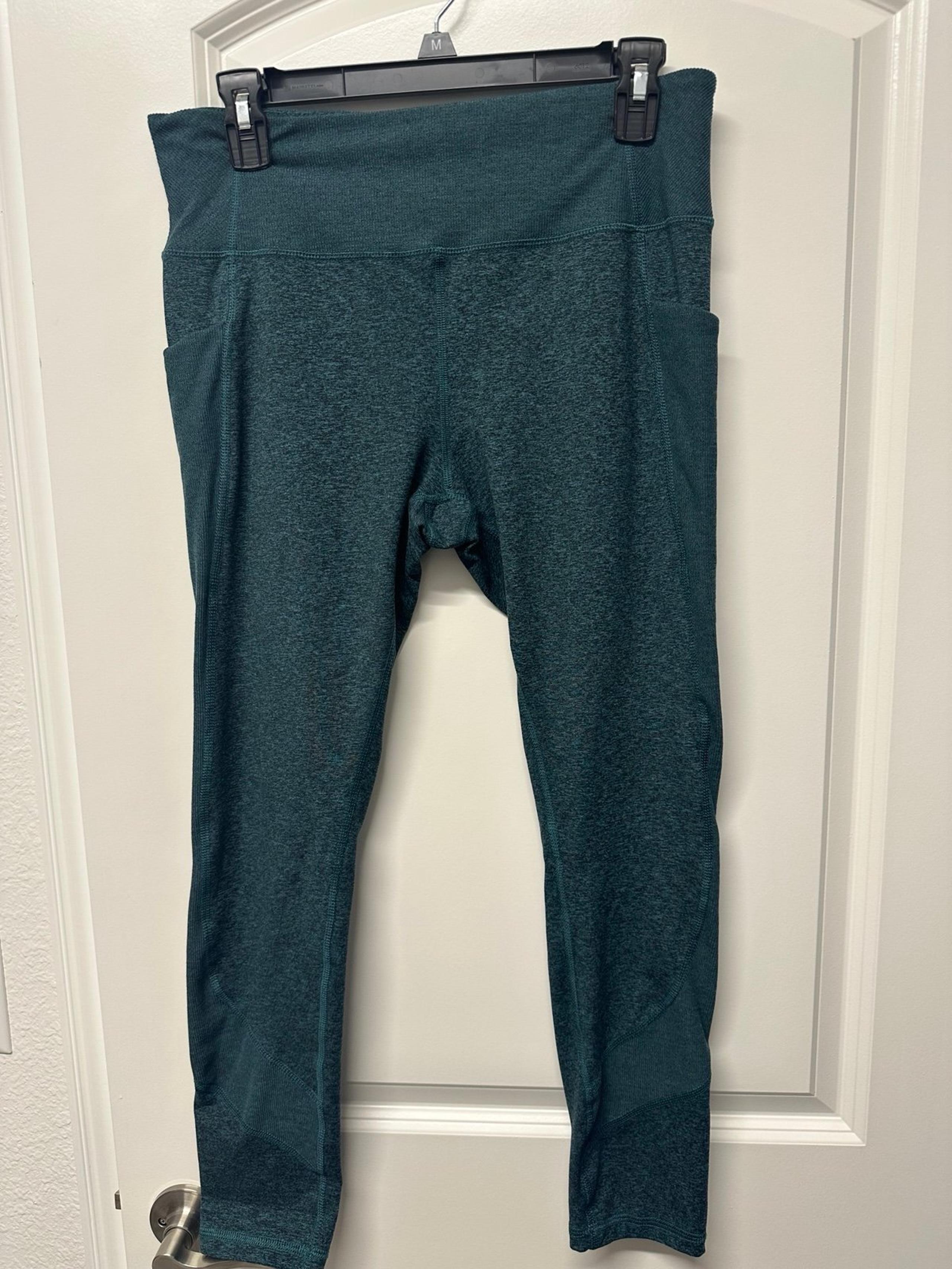 Women’s green soft ribbed legging with pockets size L brand new